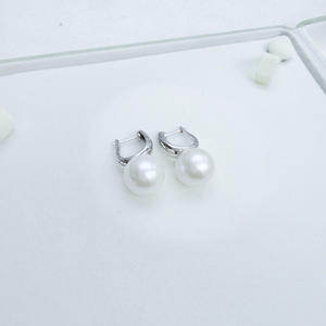 Boucles d'oreilles en argent pur de 12-13 mm avec perles d'eau douce de la montagne de Zhuji, double couleur, presque parfaites, rondes - Product Image 3