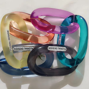 Cadena decorativa de resina de buena calidad, diseño nuevo y colorido, cadena de resina para decoración de pared, eslabones disponibles en todos los tamaños y colores. - Product Image 1