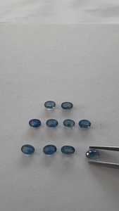 Saphir synthétique bleu taille coussin avec effet de feu, taille diamant, certifié, pierre brute pour joaillerie fine - Product Image 2