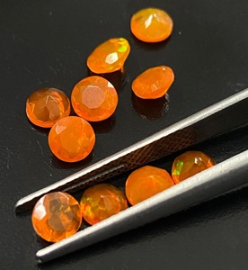 Ópalos naturales redondos de corte brillante, piedras preciosas sueltas naranjas facetadas iridiscentes para la fabricación de joyas. - Product Image 3