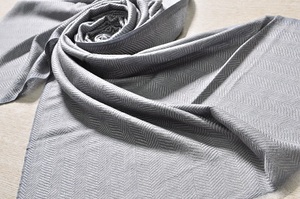 Bufanda y chal de cachemira de lana fina premium, tejido jacquard con diseño tibetano. - Product Image 4