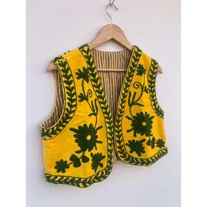 Chaleco Amorzinho de Terciopelo con Bordado, Alta Calidad, Estilo Vintage, Doble Botonadura, Transpirable, Ecológico, 100% Algodón, Estilo Suzani Boho - Product Image 2