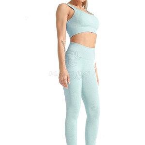 Conjunto de yoga ligero para mujer que combina moda y funcionalidad, ideal para yoga, fitness y uso casual. - Product Image 3