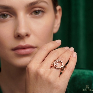 Bague de luxe en diamant taille ronde |   Bague géométrique en or rose 9K 10K 14K 18K pour femmes |   Bijoux fins sur mesure - Product Image 6