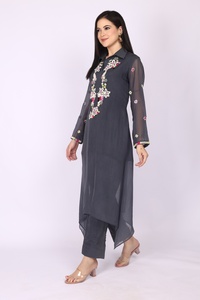 Ensemble de vêtements élégants pour femmes, tenue de soirée 2 pièces, couleur gris foncé avec broderie à la main, pour femmes modernes - Product Image 6