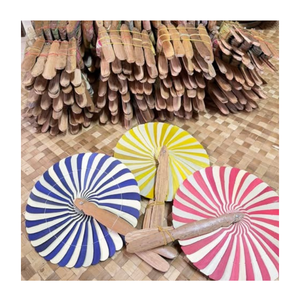 Abanico de hoja de coco hecho a mano en Vietnam, abanico de palma natural y sostenible para una vida ecológica, tienda de regalos y venta al por mayor de souvenirs. - Product Image 4