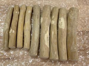 Jouet à mâcher en bois naturel pour chien – Bâton à mâcher durable, sûr et écologique |   Fournisseur de jouets pour animaux de compagnie haut de gamme // M. Tom - Product Image 5