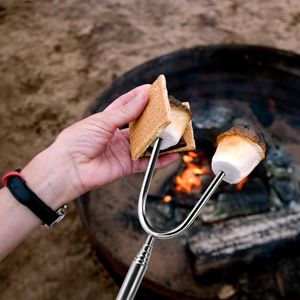 Bâtons de cuisson extra longs en acier inoxydable de 45 pouces pour guimauves au feu, brochettes pour S'mores, fourchettes à hot-dogs, allume-feu durables - Product Image 4