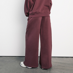 Pantalon de jogging ample bordeaux pour femme, en polyester et coton, coupe oversize, qualité supérieure OEM - Product Image 3
