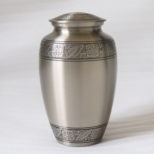 Urnas Metálicas Modernas Personalizadas en India - Tributos Decorativos Ecológicos y Personalizados - Product Image 3