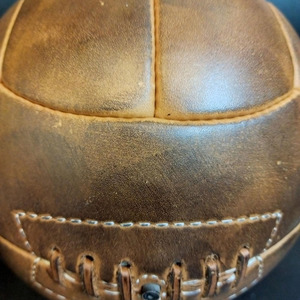 Balón de Fútbol Retro de Cuero Genuino Premium, Balón de Fútbol Vintage Hecho a Mano, Regalo Deportivo Clásico en Venta a un Precio Razonable - Product Image 4