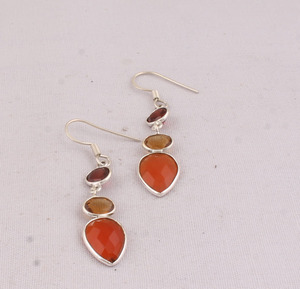 Vente en gros de boucles d'oreilles en argent sterling 925 avec onyx rouge, boucles d'oreilles pendantes multi-pierres précieuses naturelles pour femmes, fournisseur de bijoux artisanaux - Product Image 2