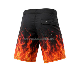 Shorts de bain pour hommes personnalisés à motif flamme rouge, séchage rapide, imprimés par sublimation, 100% polyester, shorts de plage athlétiques - Product Image 3