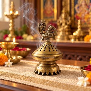 Brûleur de Dhoop en Laiton Fait Main avec Motif Paon, Porte-Encens Traditionnel Décoratif pour la Pooja et la Décoration Intérieure - Product Image 2