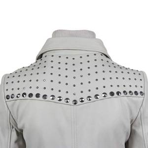 Blouson moto en cuir véritable pour femme, coupe ajustée élégante, orné de détails métalliques, rivets et fermeture avant - Product Image 4