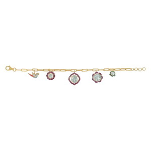 Pulsera con Dijes Bloomsong, Elegante Pulsera con Dijes de Inspiración Floral con Delicados Dijes con Temática de Flores, Artesanía de Primera Calidad - Product Image 1
