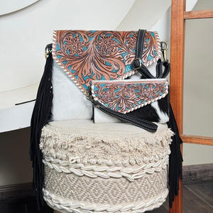 2025 femmes grande capacité à la mode usiné à la main en cuir de vachette frange sac à bandoulière et porte-carte pochette 2 pièces Combo ensemble - Product Image 4