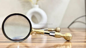 Loupe en nacre et en laiton de style vintage Lentille anti-éblouissement Design authentique et unique Loupe de détective durable par FWE - Product Image 5