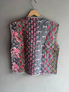Chaleco Acolchado Floral sin Mangas para Mujer, Reversible, con Bolsillos de Parche, Cuello en V, Estilo Otoñal, Forro de Algodón, Relleno de Poliéster, REGALO - Product Image 6
