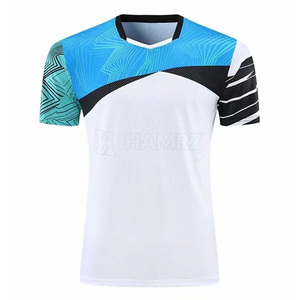 Uniforme de tenis de tela flexible de alta calidad personalizable, diseñado para mayor comodidad, estilo y rendimiento en la cancha. - Product Image 3