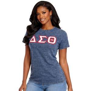 Camisa Premium de Mezclilla con Chenilla Delta Sigma Theta para Mujer, Ajuste Cómodo, Ropa de Alta Calidad para Hermandades Griegas, Uso Casual - Product Image 1