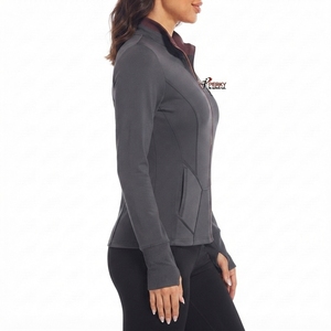 Chaqueta de yoga premium para mujer que ofrece una comodidad superior, un aspecto elegante y una fabricación duradera para entrenamiento de yoga y uso casual. - Product Image 4