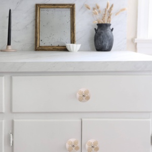 Boutons de meuble ronds en céramique avec motif de feuille, poignées de meubles traditionnelles blanches pour la maison et le bureau, installation facile - Product Image 5