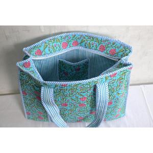 Sac fourre-tout matelassé en coton fleuri pour femme, sac à bandoulière zippé, sac de shopping bohème fait main en Inde - Product Image 5