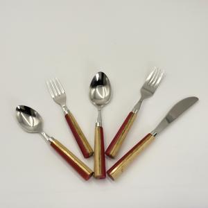 Ensemble de couverts écologiques en acier inoxydable 202, finition miroir, avec manches en résine et bois, pour mariage - Product Image 4