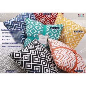 Designs élégants Coussins de canapé en coton Texture douce Adapté à la décoration quotidienne de la maison Style confort Tissu méticuleusement fabriqué - Product Image 1