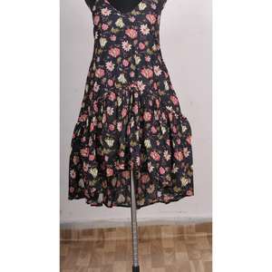 Robe moulante mi-longue en coton pur tricoté, écologique, à col en V, imprimé floral numérique et volants, pour femme - Product Image 5