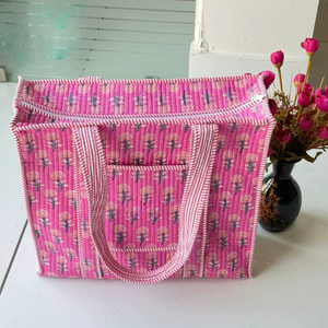 Bolso de Hombro Abierto Acolchado de Algodón Indio Hecho a Mano, Bolso Grande con Estampado Floral, Ecológico, Elegante, Color Personalizable, para Viajes y Compras - Product Image 1