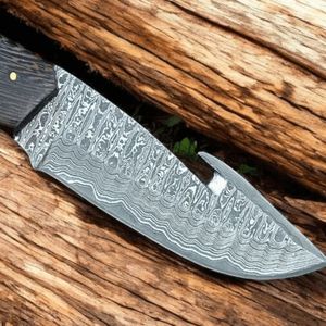 Couteaux de survie et de chasse d'extérieur avec lame à motif Damas, manche en bois lisse, construction Full Tang et étui en cuir - Product Image 6