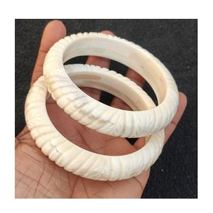 Bracelets en corne naturelle finis à la main, écologiques, modernes, ronds, pour mariage et décoration intérieure - Product Image 3