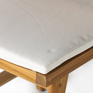 Silla de diseño moderno y minimalista en oferta, ideal para interiores o exteriores, con detalles de ratán de calidad. - Product Image 5