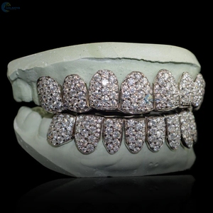 Wholesale 8 <b>Top</b> 8 Bottom Moissanite Grillz Customized 925 Sterling <b>Silver</b> Iced Out Teeth Grillz Passes Diamond Tester - Product Image 2