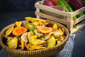 Croustilles de fruits et légumes mélangés VF, fruits et légumes déshydratés, chips de fruits et légumes, paquet de 10 kg, fruits séchés croustillants du Vietnam - Product Image 3