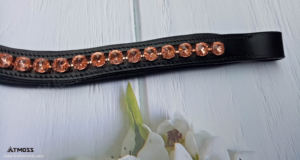 Diadema de Cuero Negra Acolchada para Caballo con Cristales de Imitación en Oro Rosa, Accesorio Ecuestre Cómodo y Duradero - Product Image 3