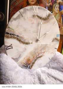 Horloge murale suspendue en résine, ronde, analogique, quartz, style Art Déco, chiffres romains, décoration de salon, design antique - Product Image 2