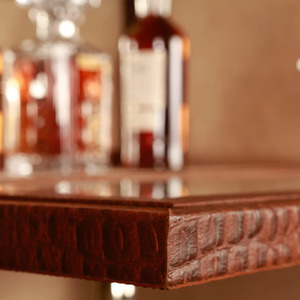 Mueble Bar de Cuero Moderno, Mueble de Almacenamiento Marrón, Aparador Buffet de 2 Puertas, Armario Bar de Lujo Hecho a Mano para Sala de Estar - Product Image 6