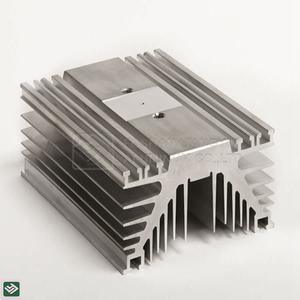 Profilé d'extrusion en aluminium de la série 7000 personnalisé OEM pour la dissipation thermique avec une tolérance de 10 % - Product Image 3