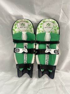 แผ่นรองป้องกันเข่า Mannu Sports Destroyer Elite สำหรับคริกเก็ต พร้อมวัสดุ PU ป้องกันขั้นสูง สำหรับทุกเพศ - Product Image 2