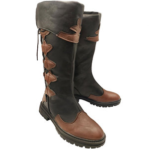 Bottes médiévales en cuir de haute qualité, finition lisse traditionnelle, intérieur doux et design flexible, écologiques et légères - Product Image 1
