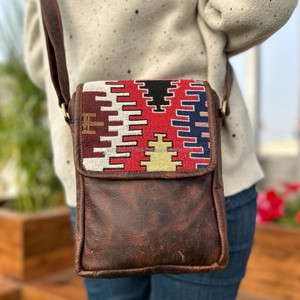 Rabat Kilim Jacquard tissé à la main de luxe avec sacs à main à motif tribal et ethnique audacieux pour sacs à bandoulière pour femmes avec sangle réglable - Product Image 2