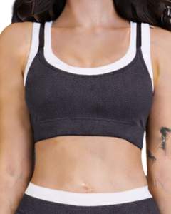 Ensemble de sport personnalisé pour femme : soutien-gorge gris anthracite et blanc contrastant et pantalon évasé taille haute extensible pour yoga, fitness, gym – Vente en gros OEM - Product Image 3