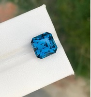 Pierre précieuse naturelle Topaze bleue de Londres de Hasnain Gems, taille princesse carrée, calibrée du Rajasthan, disponible dans toutes les tailles