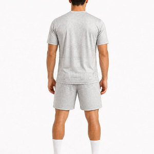 Tenue de football professionnelle pour équipe, design léger et respirant, idéale pour les matchs de compétition et les entraînements réguliers - Product Image 4