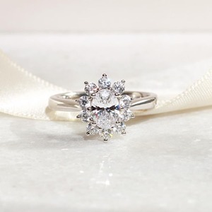 Anillo de Halo con Diamante Ovalado Cultivado en Laboratorio de 1.20 CT, Oro Blanco Sólido de 14K, Minimalista, VS+ D-F, Certificado IGI, Anillo de Compromiso, Boda, Novia - Product Image 1