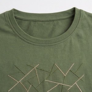 Conjunto Casual de 2 Piezas Verde para Mujer, Camiseta de Manga Corta y Pantalones Cortos por Encima de la Rodilla con Bordado Geométrico, Corte Holgado, Primavera Verano - Product Image 4