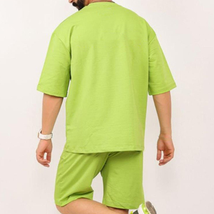 Vente en gros de tenues de sport unisexes en coton 100% respirant, personnalisées avec logo imprimé, été, deux pièces, t-shirt et short, grandes tailles - Product Image 4